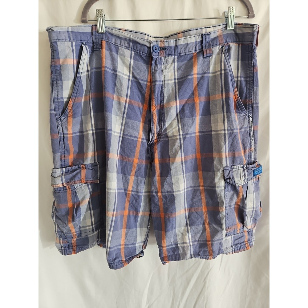 Wrangler Mens Size 40 Plaid Cargo Shorts Casual Outdoor